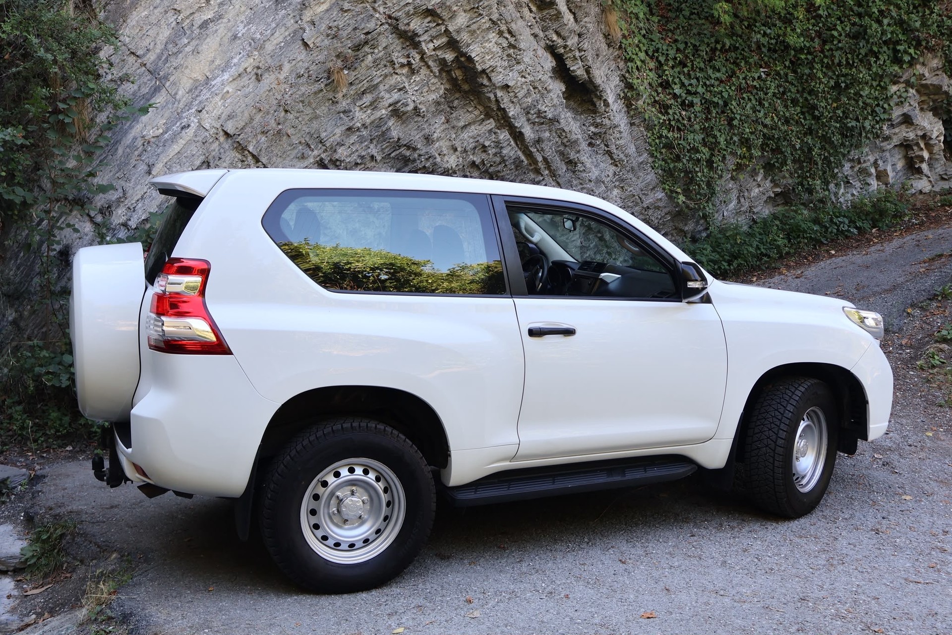 TOYOTA Land Cruiser 2.8TD Luna Automatic-image-4