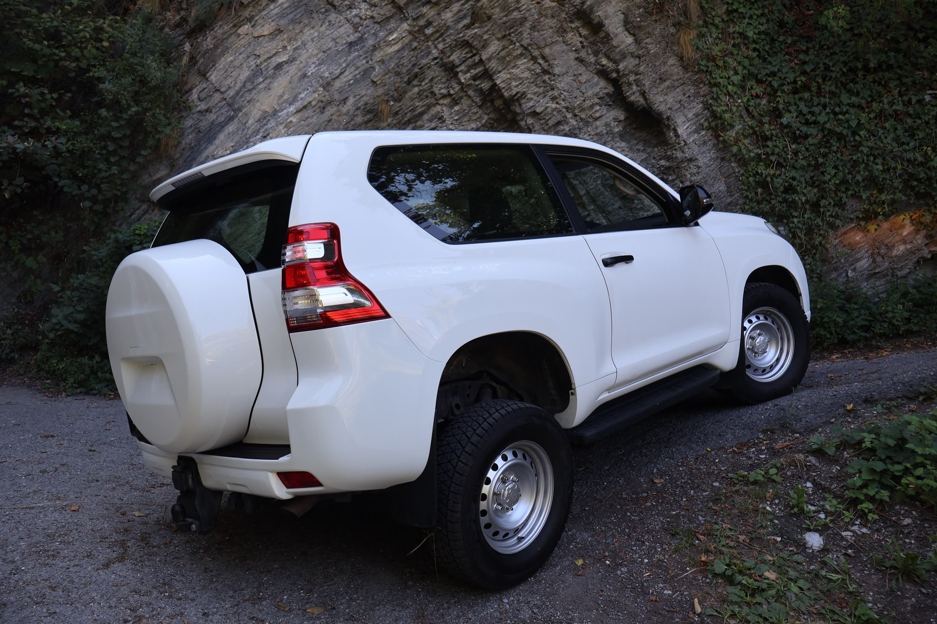 TOYOTA Land Cruiser 2.8TD Luna Automatic-image-5