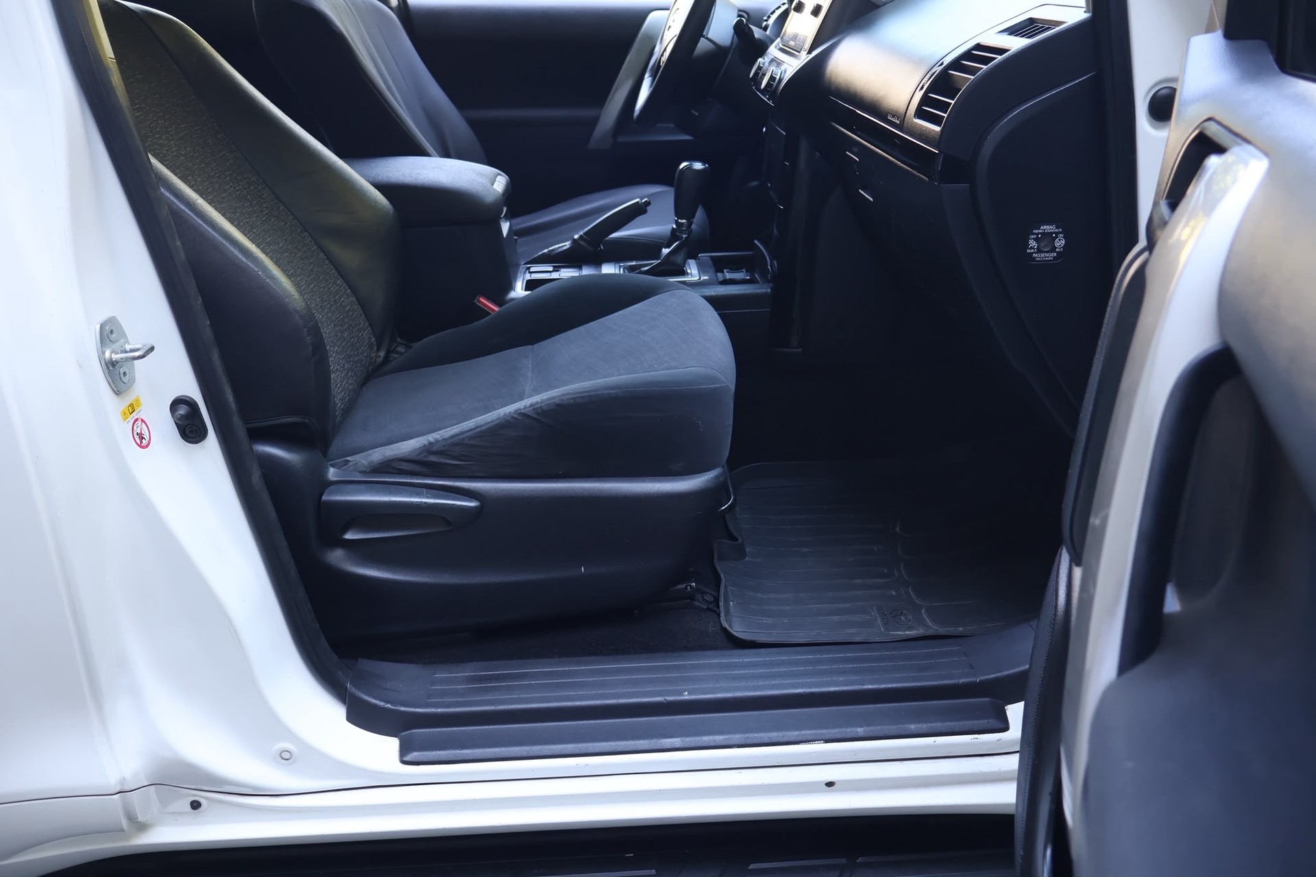 TOYOTA Land Cruiser 2.8TD Luna Automatic-image-9