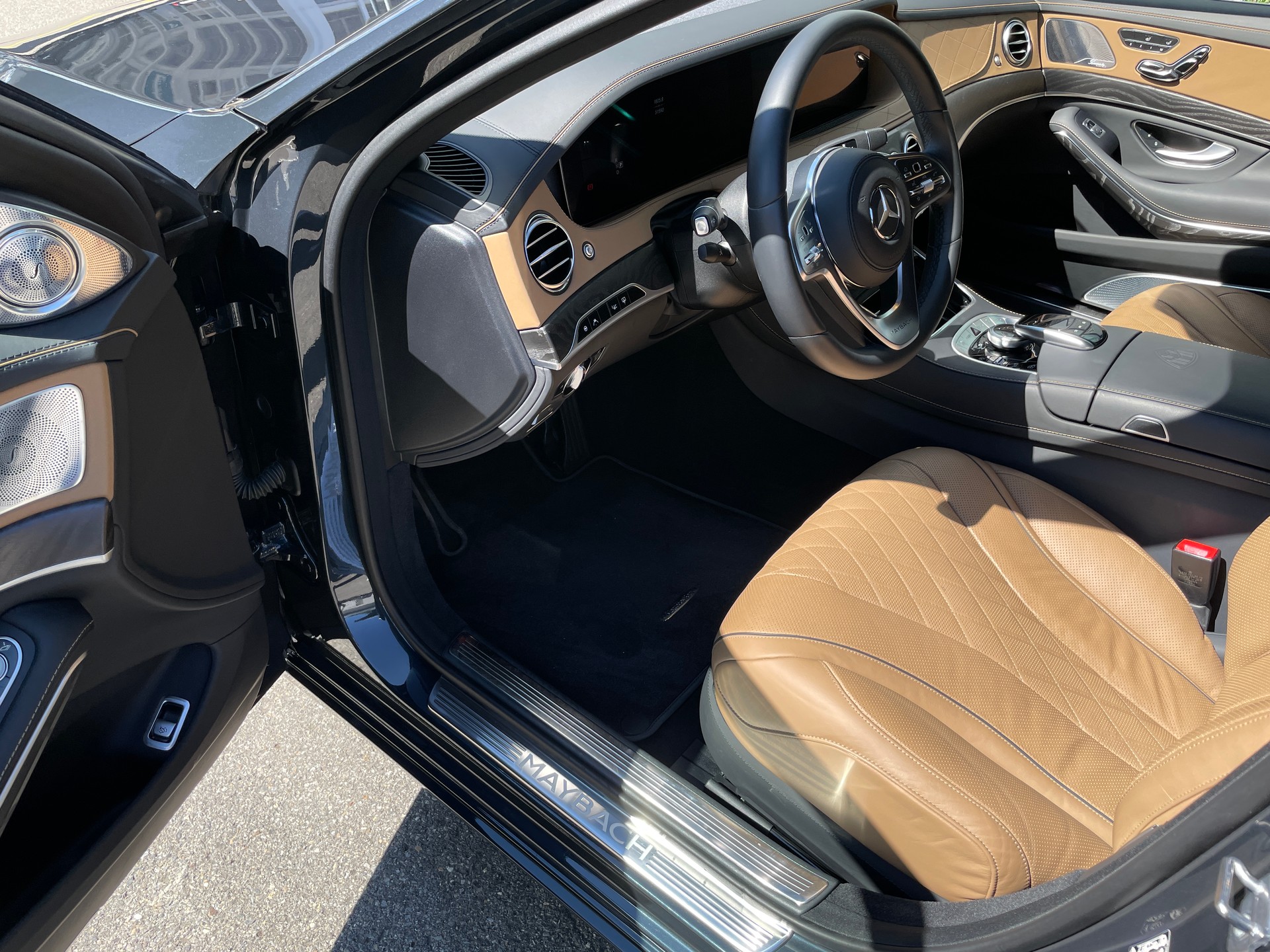 MERCEDES-BENZ S 560 Maybach 4Matic 9G-Tronic-image-12