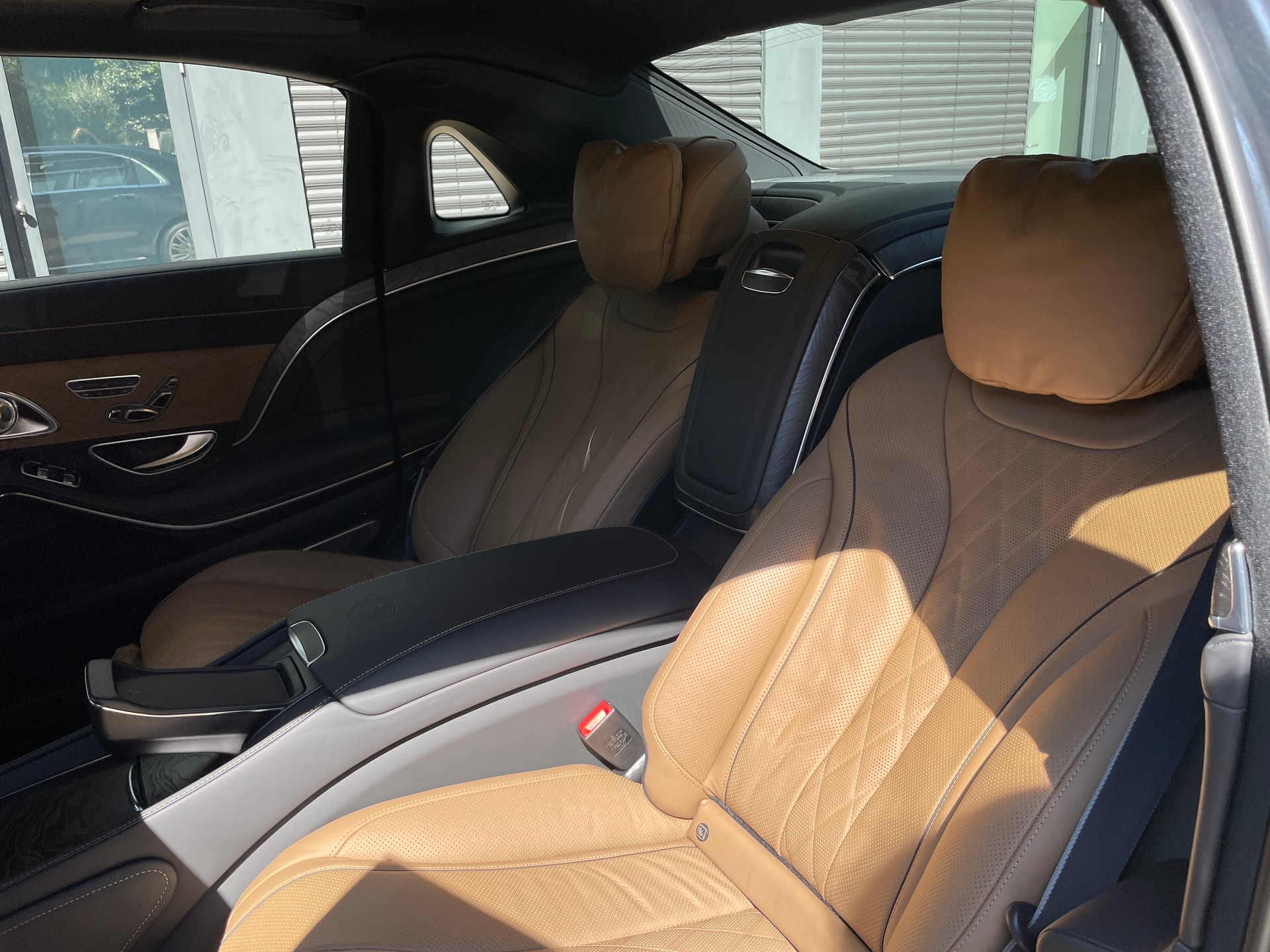 MERCEDES-BENZ S 560 Maybach 4Matic 9G-Tronic-image-18