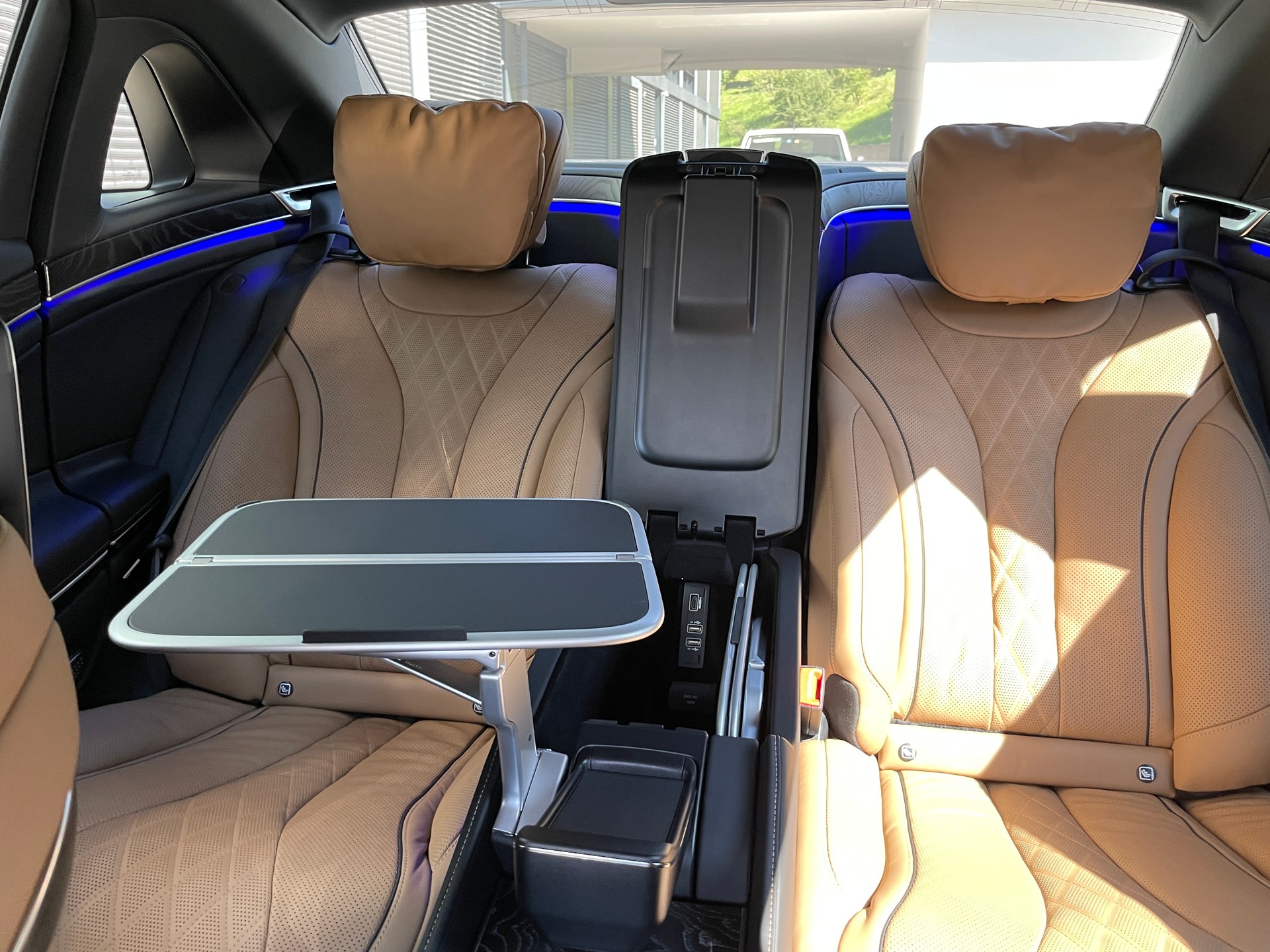 MERCEDES-BENZ S 560 Maybach 4Matic 9G-Tronic-image-28