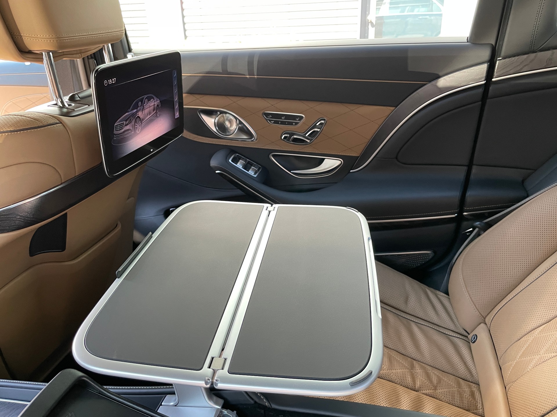 MERCEDES-BENZ S 560 Maybach 4Matic 9G-Tronic-image-25