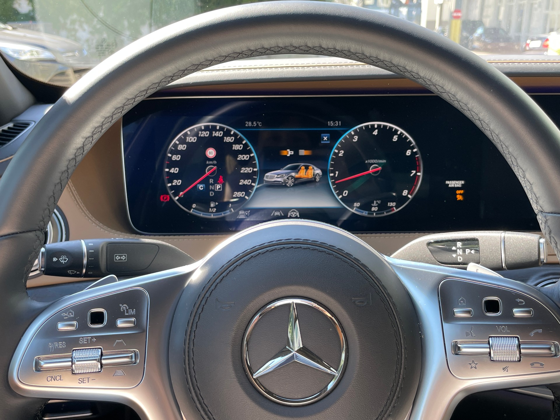 MERCEDES-BENZ S 560 Maybach 4Matic 9G-Tronic-image-29