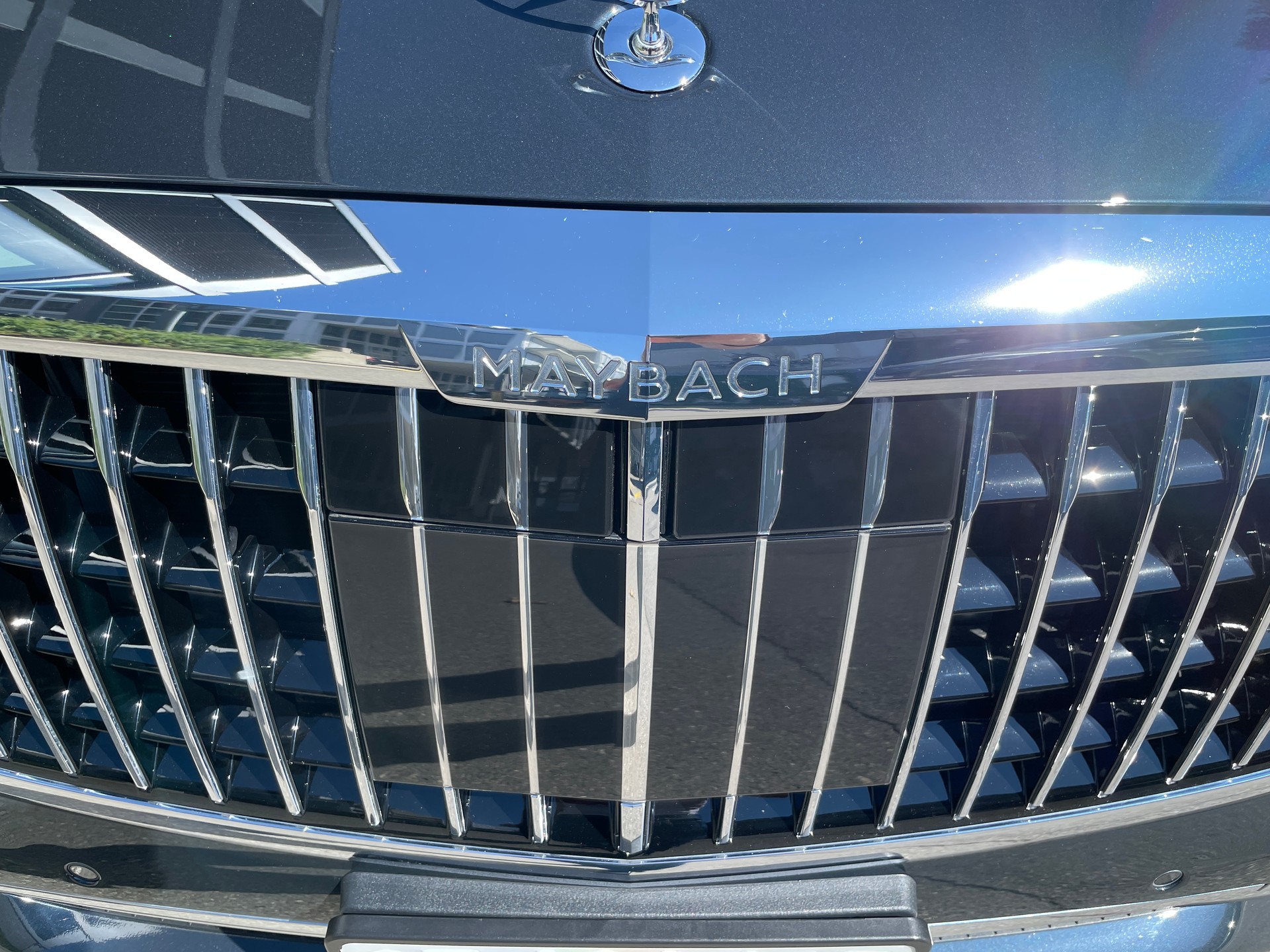 MERCEDES-BENZ S 560 Maybach 4Matic 9G-Tronic-image-10