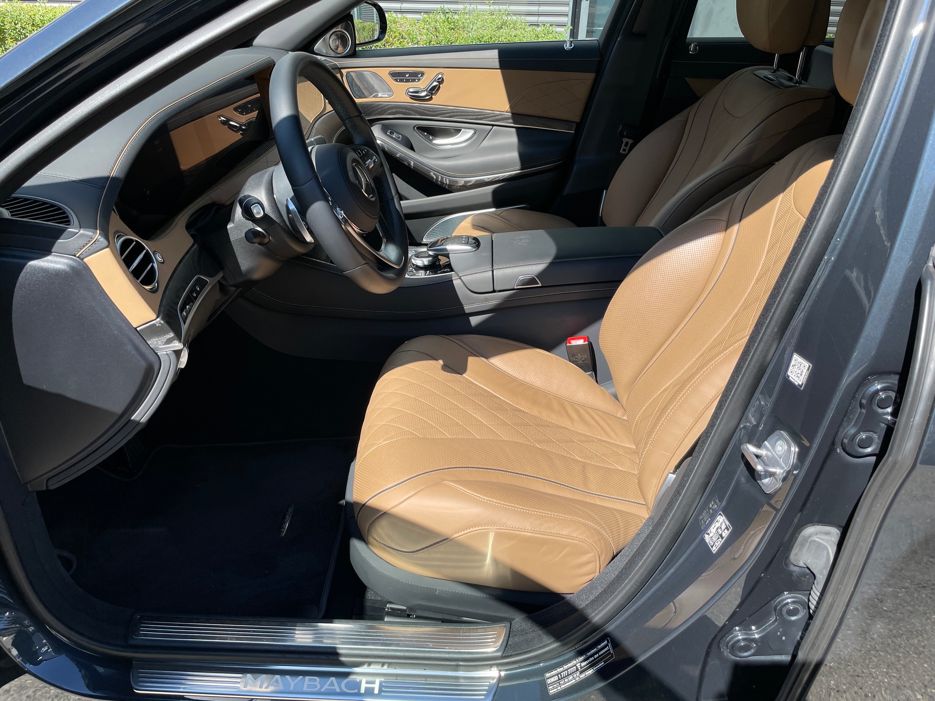 MERCEDES-BENZ S 560 Maybach 4Matic 9G-Tronic-image-13