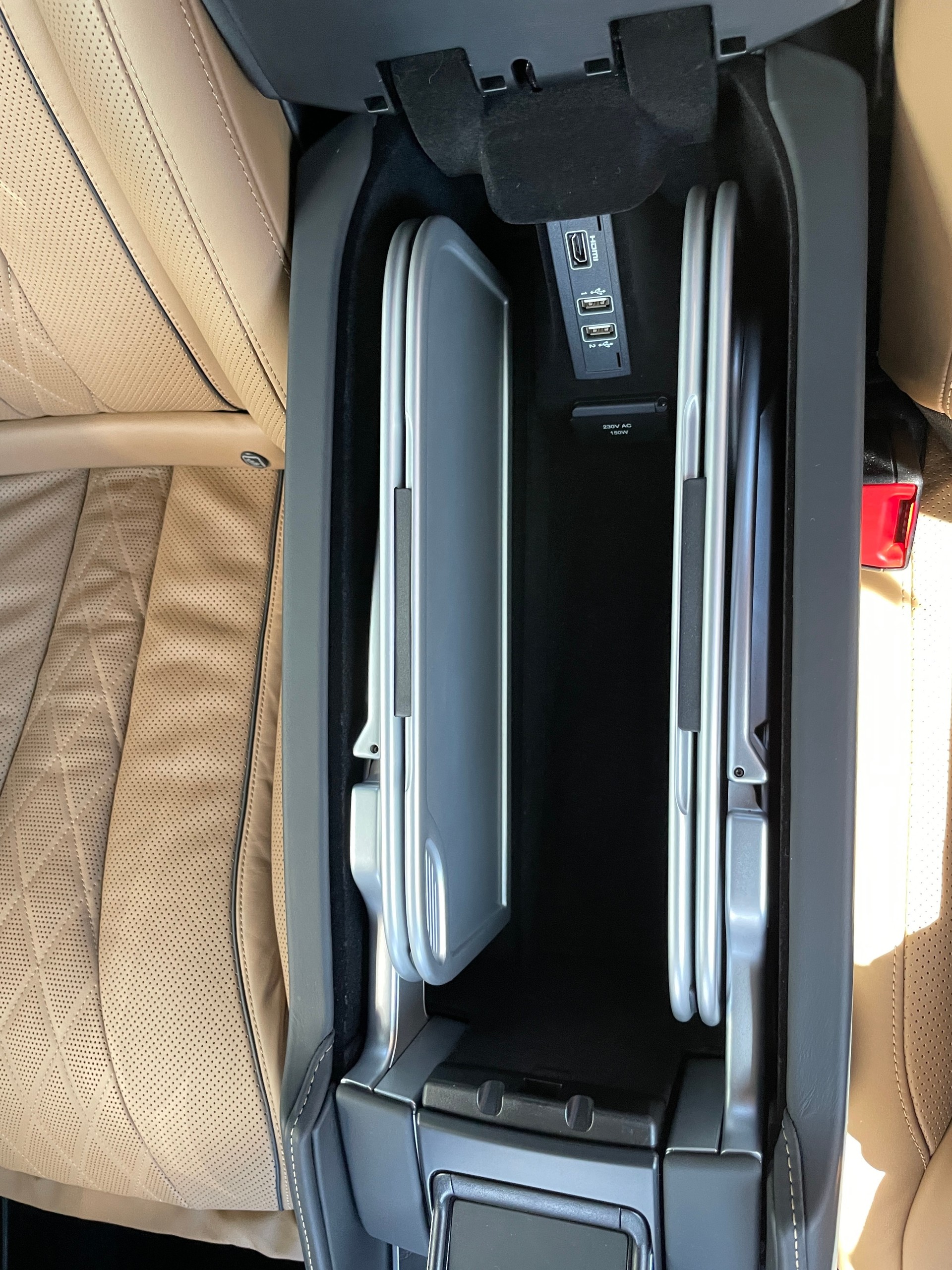 MERCEDES-BENZ S 560 Maybach 4Matic 9G-Tronic-image-24