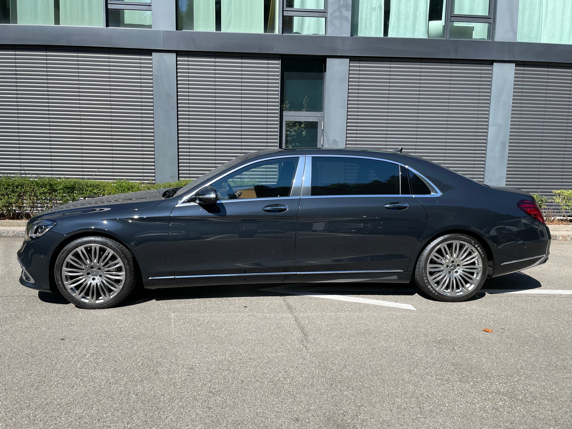 MERCEDES-BENZ S 560 Maybach 4Matic 9G-Tronic-showroom-element-1