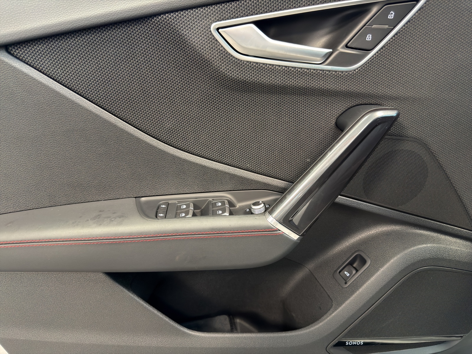 AUDI SQ2 TFSI quattro S-tronic-image-8