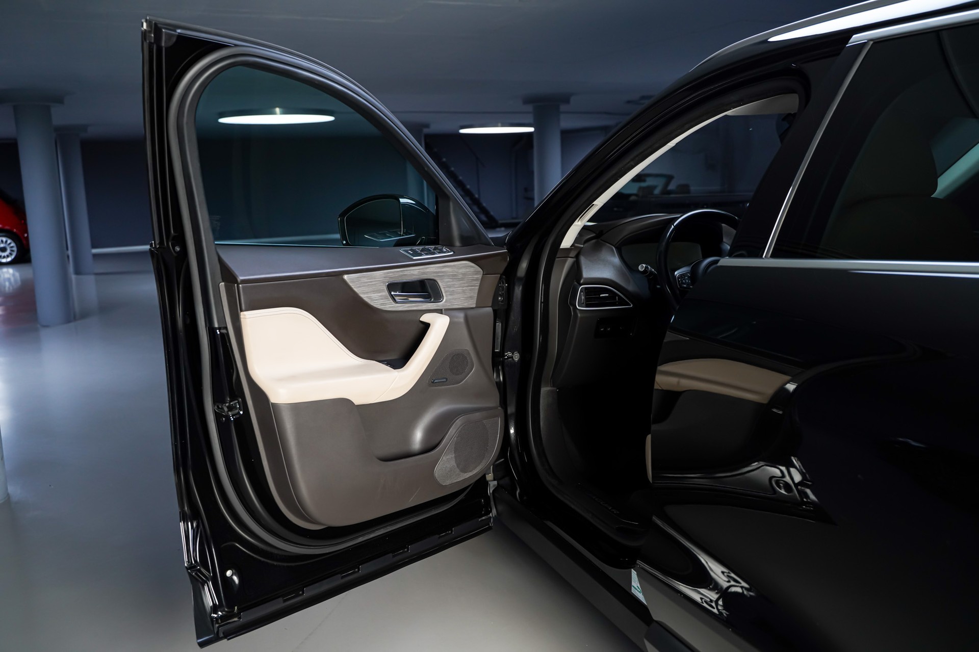 JAGUAR F-Pace 3.0 TD Prestige AWD Automatik-image-8