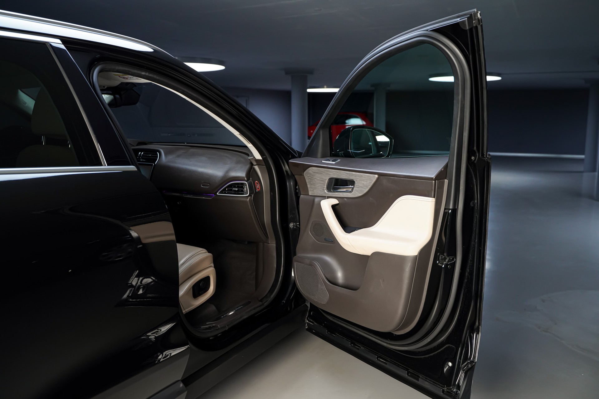 JAGUAR F-Pace 3.0 TD Prestige AWD Automatik-image-16