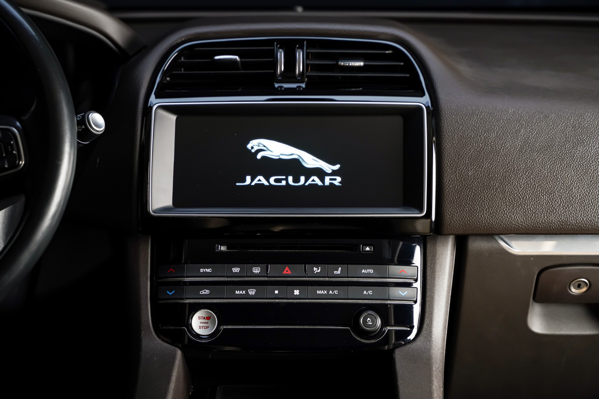 JAGUAR F-Pace 3.0 TD Prestige AWD Automatik-image-21