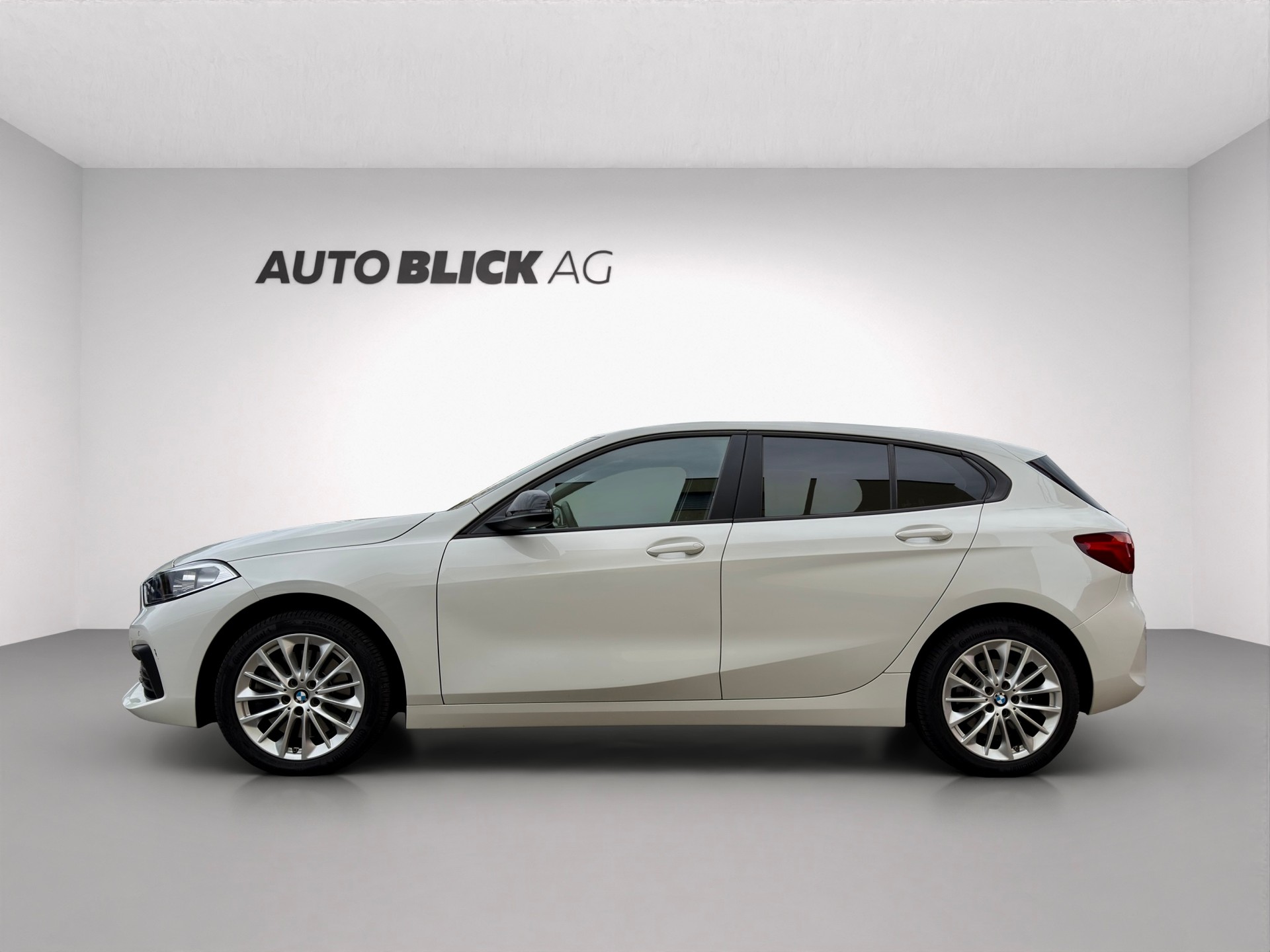 BMW 120d xDrive Steptronic-image-4