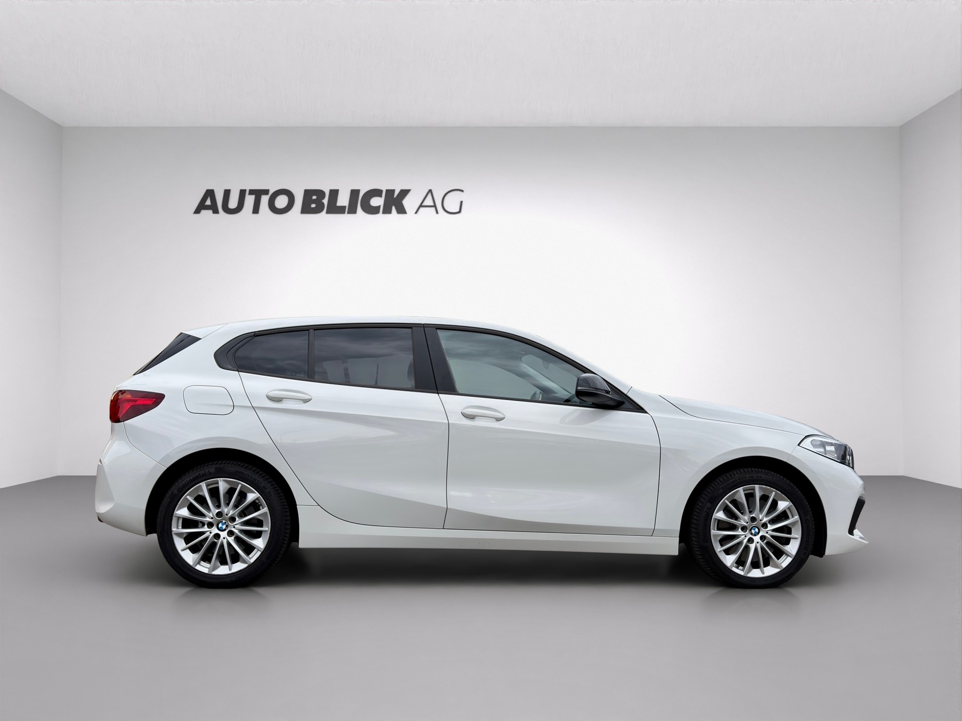BMW 120d xDrive Steptronic-image-3