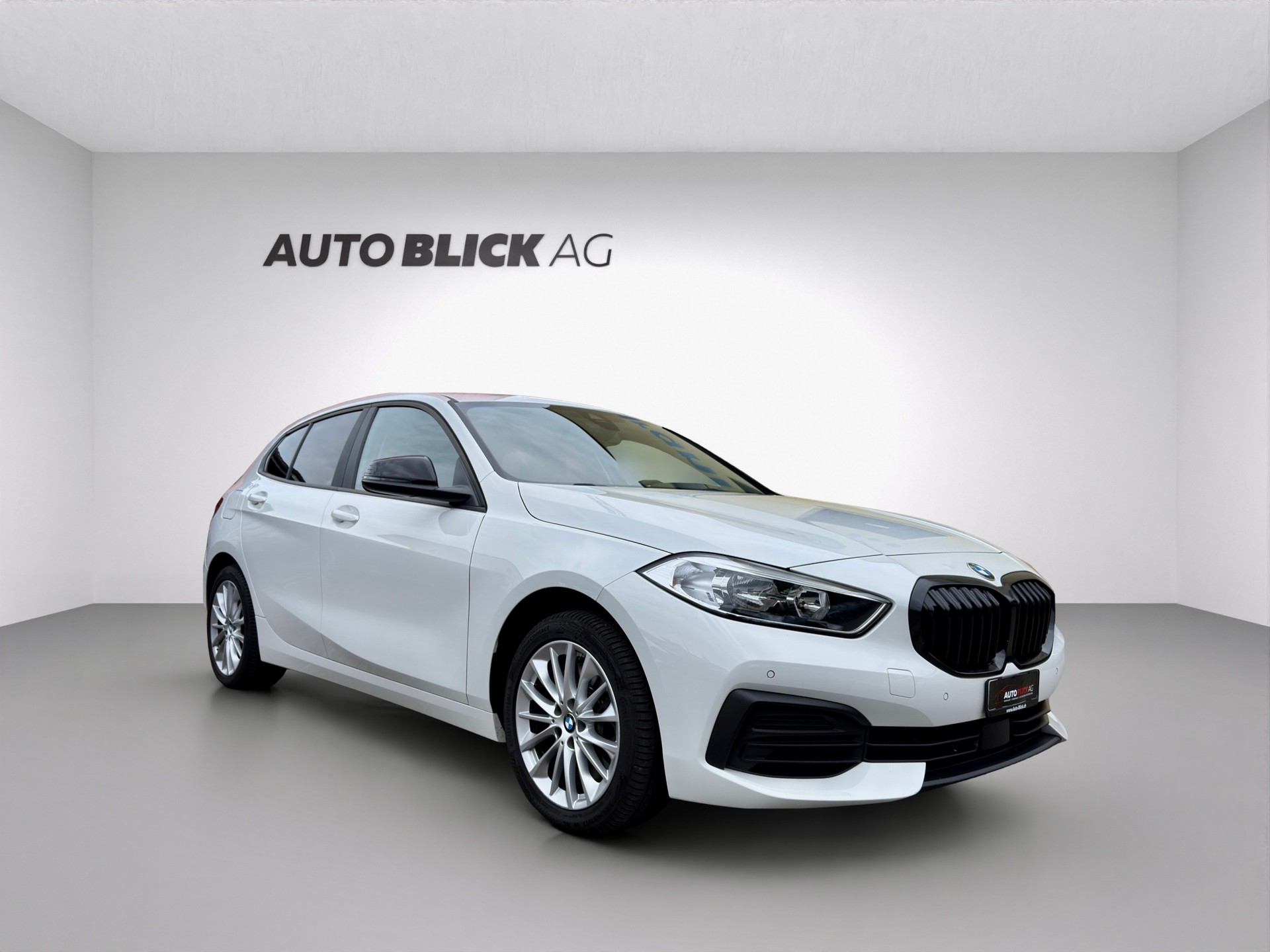 BMW 120d xDrive Steptronic-image-1