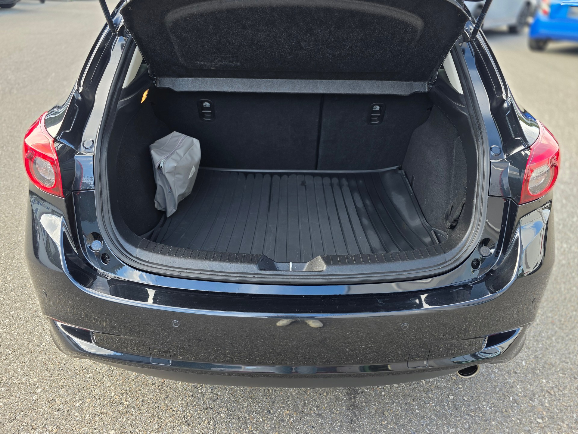 MAZDA 3 1.5 Ambition Plus-image-8