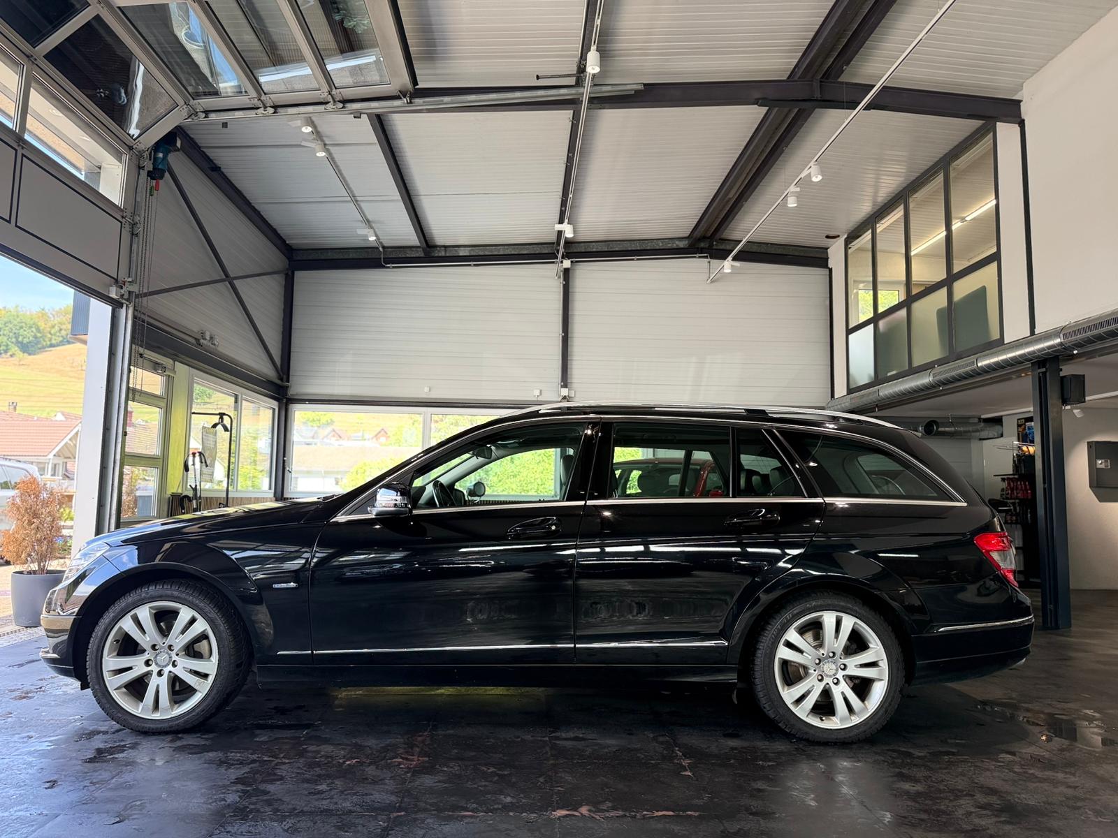 MERCEDES-BENZ C 250 CGI BlueEfficiency Avantgarde Automatic-image-1