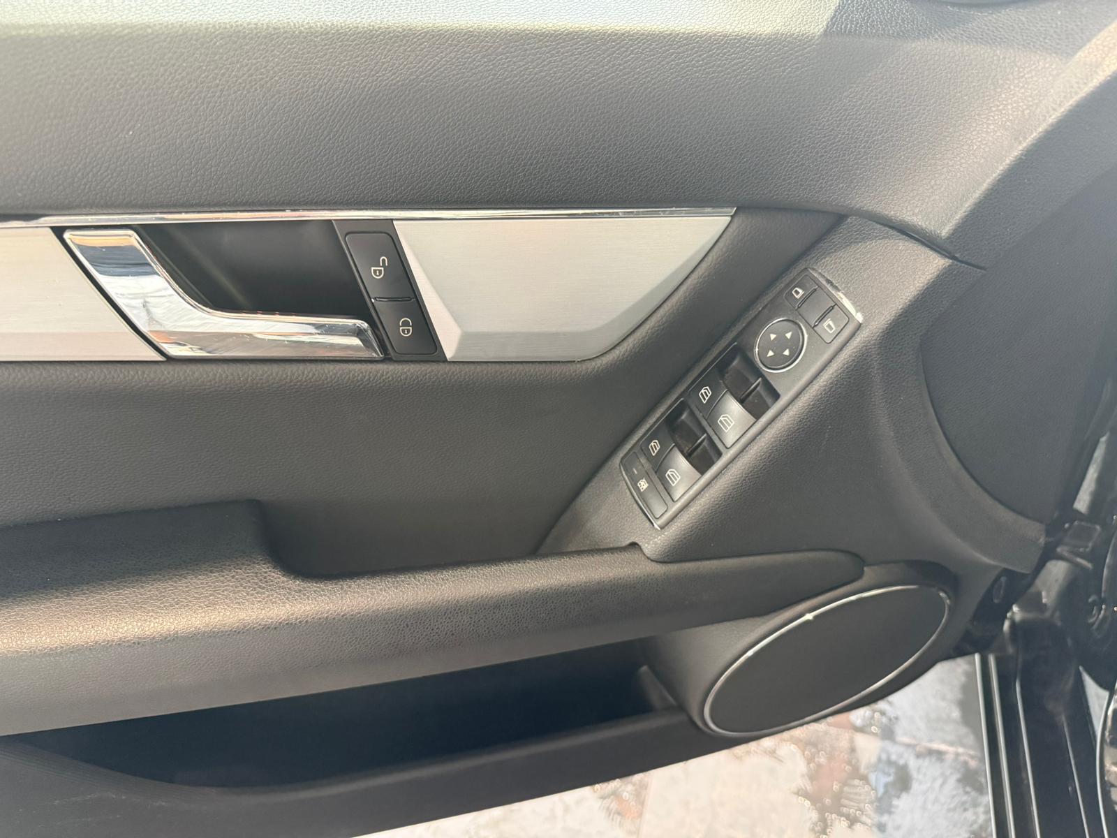 MERCEDES-BENZ C 250 CGI BlueEfficiency Avantgarde Automatic-image-16
