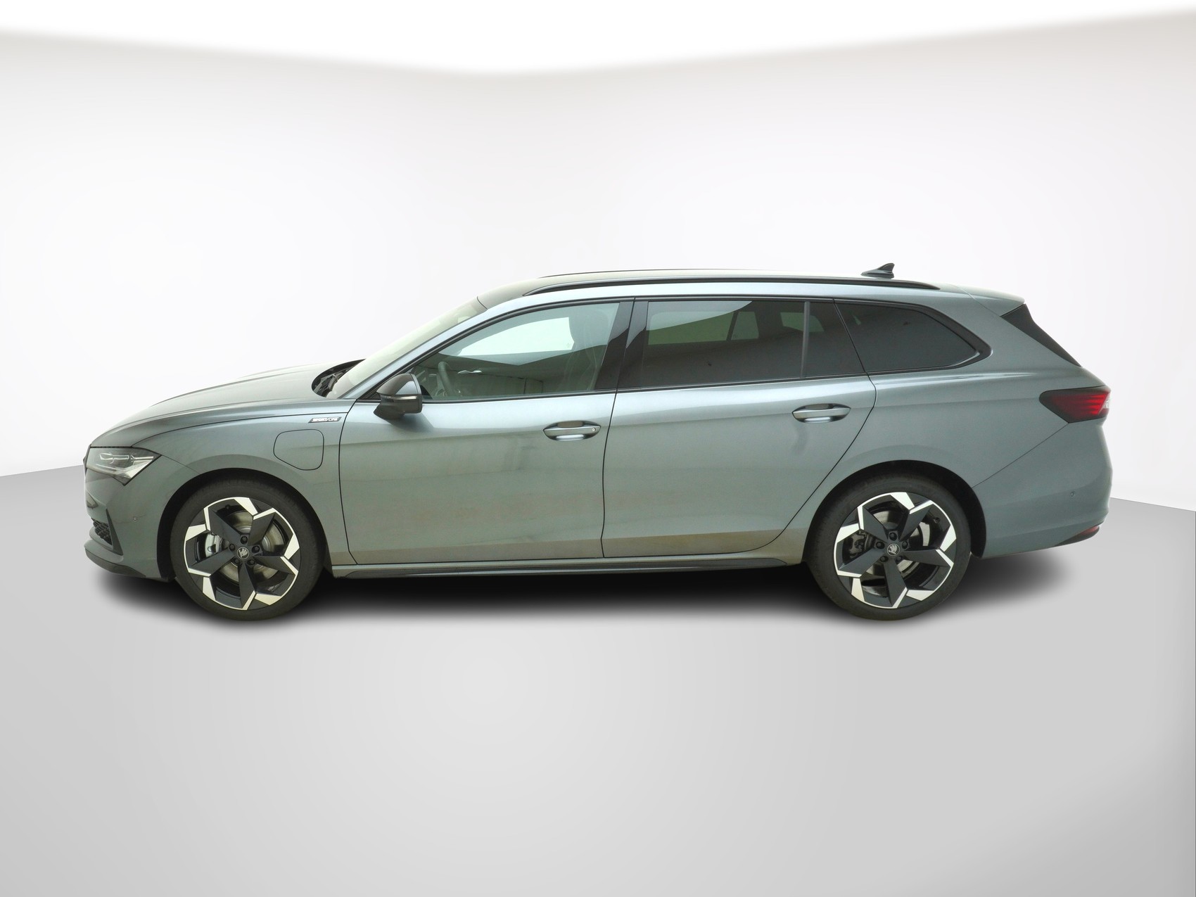 SKODA Superb 1.5 TSI Plug-in-Hybrid Sportline DSG-image-1