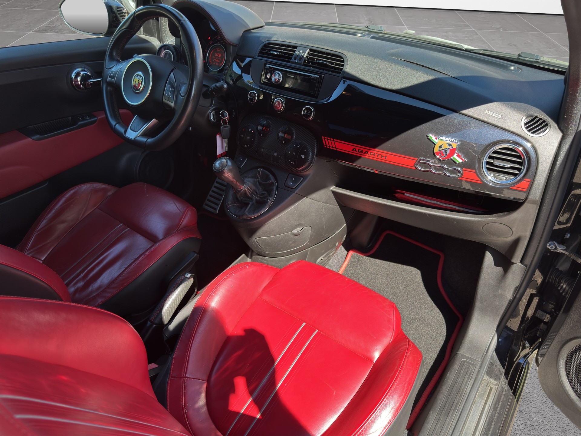 FIAT 500 1.4 16V Turbo Abarth-image-9