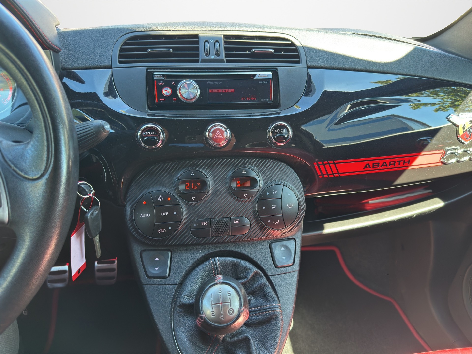 FIAT 500 1.4 16V Turbo Abarth-image-11