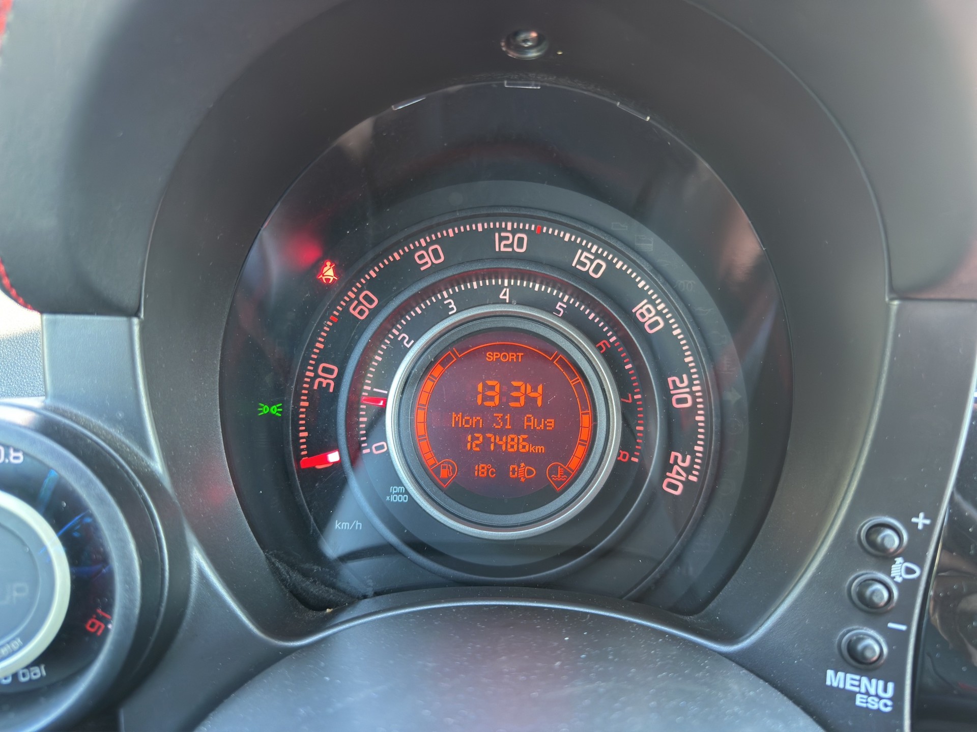 FIAT 500 1.4 16V Turbo Abarth-image-12