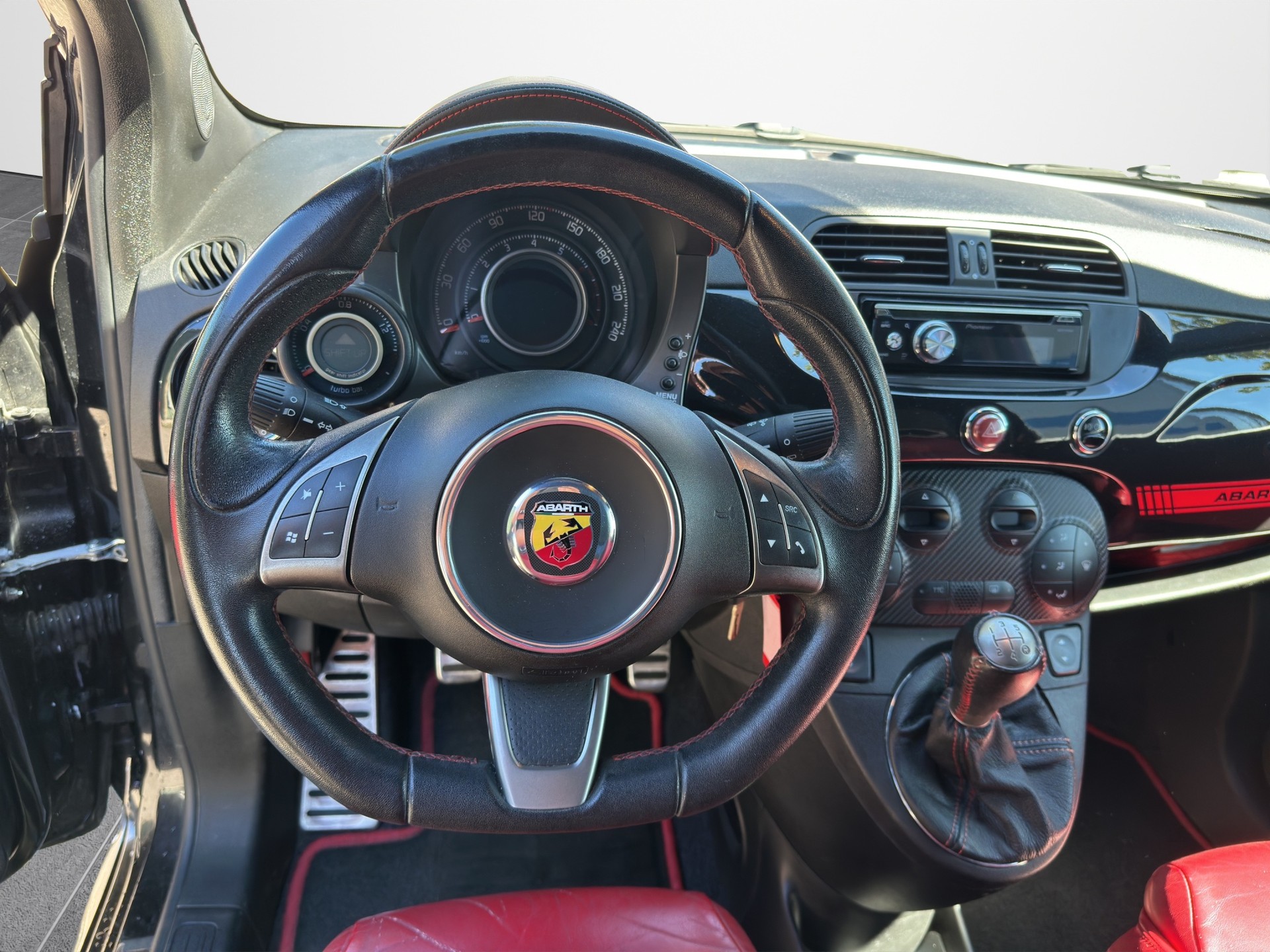 FIAT 500 1.4 16V Turbo Abarth-image-10