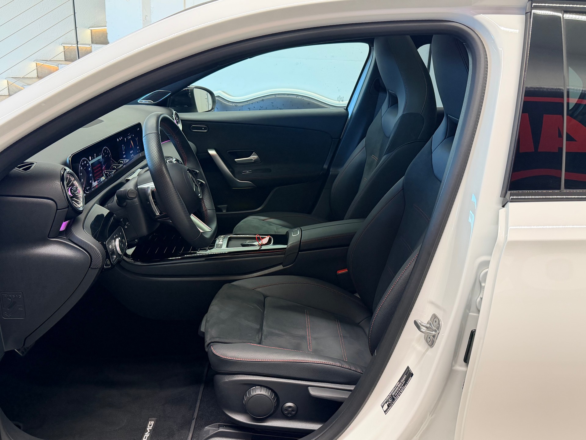 MERCEDES-BENZ A 220 4Matic 8G-DCT-image-12