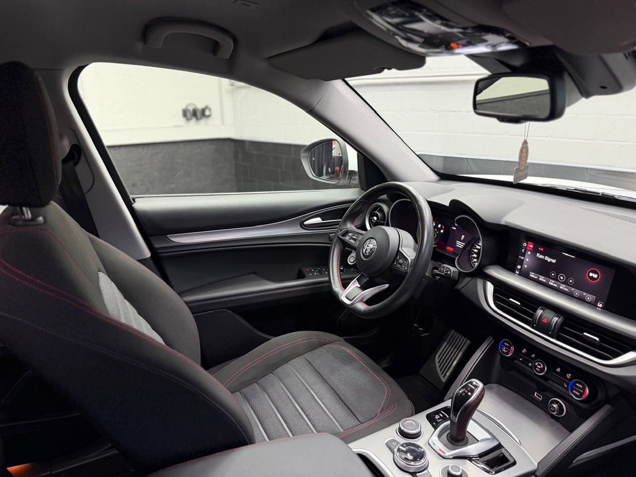 ALFA ROMEO Stelvio 2.0 Super Q4 Automatic | CH-Auto | 1. Hand | ACC Tempomat | Rückfahrkamera | Keyless | Facelift-image-24