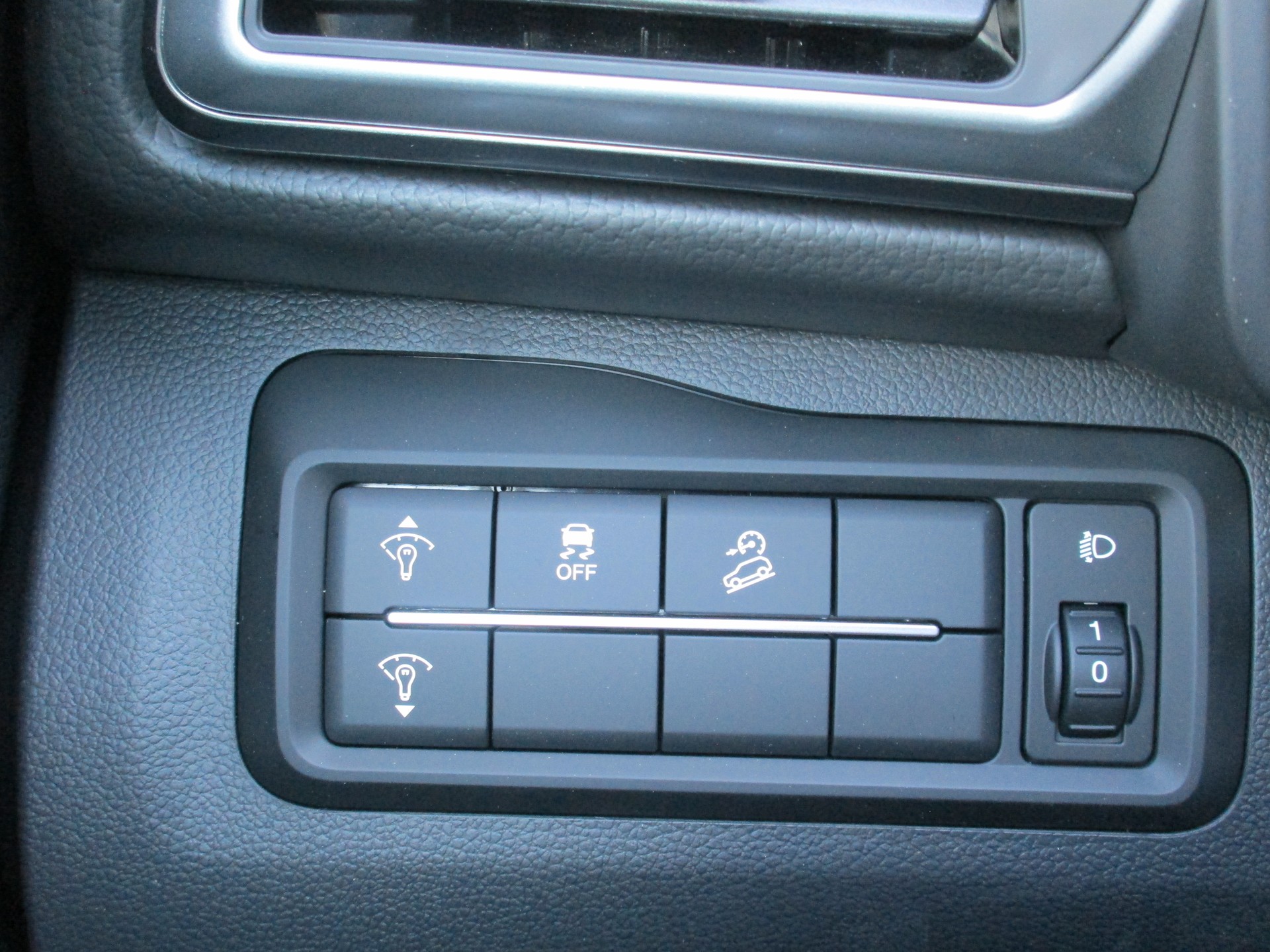 KGM-SsangYong Tivoli 1.5 T GDI Steel Automat-image-12