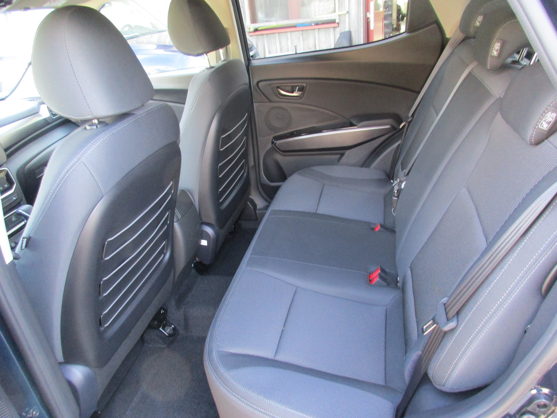 KGM-SsangYong Tivoli 1.5 T GDI Steel Automat-image-5