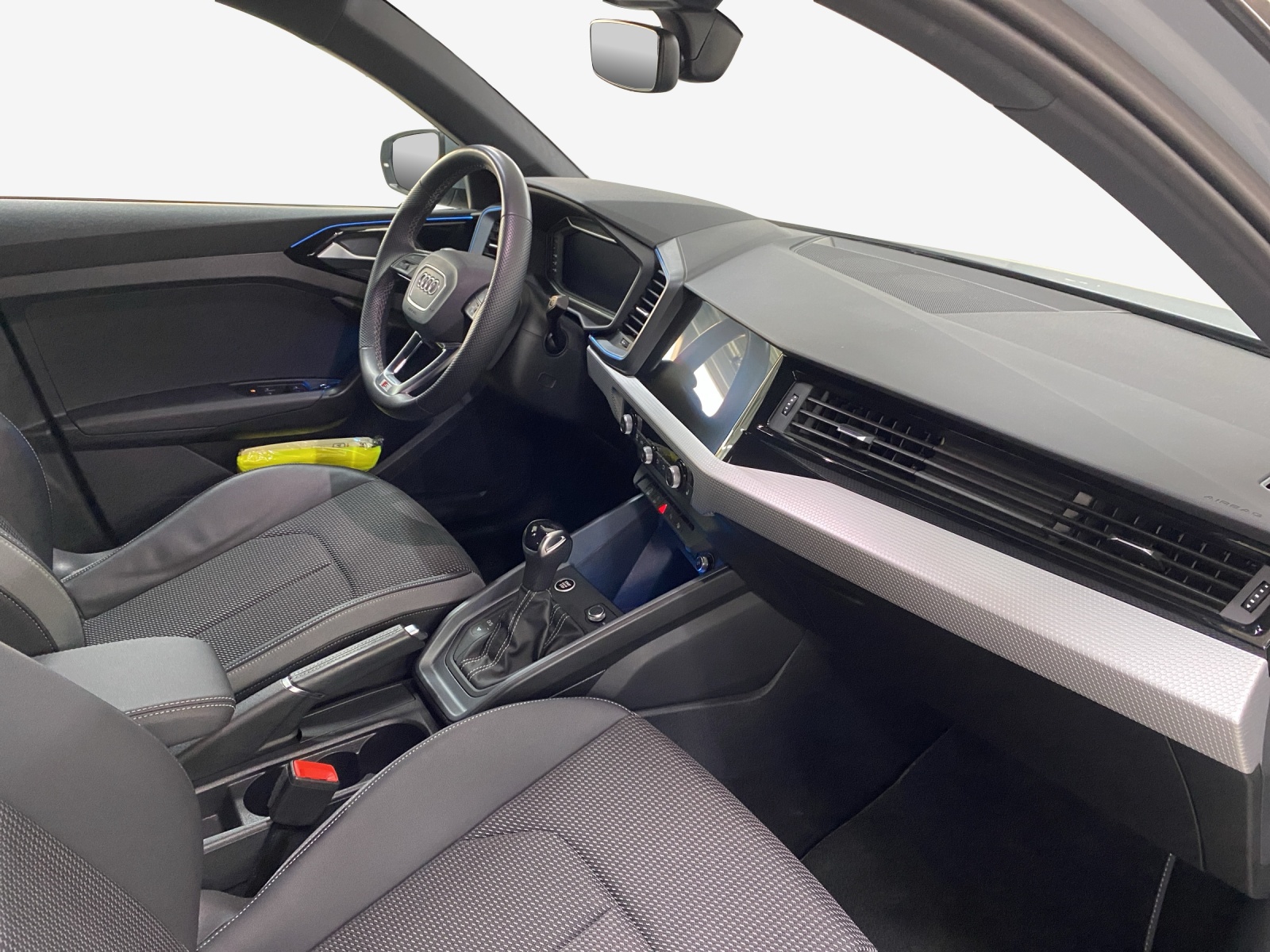 AUDI A1 Sportback 30 TFSI S Line Attraction S-tronic-image-13