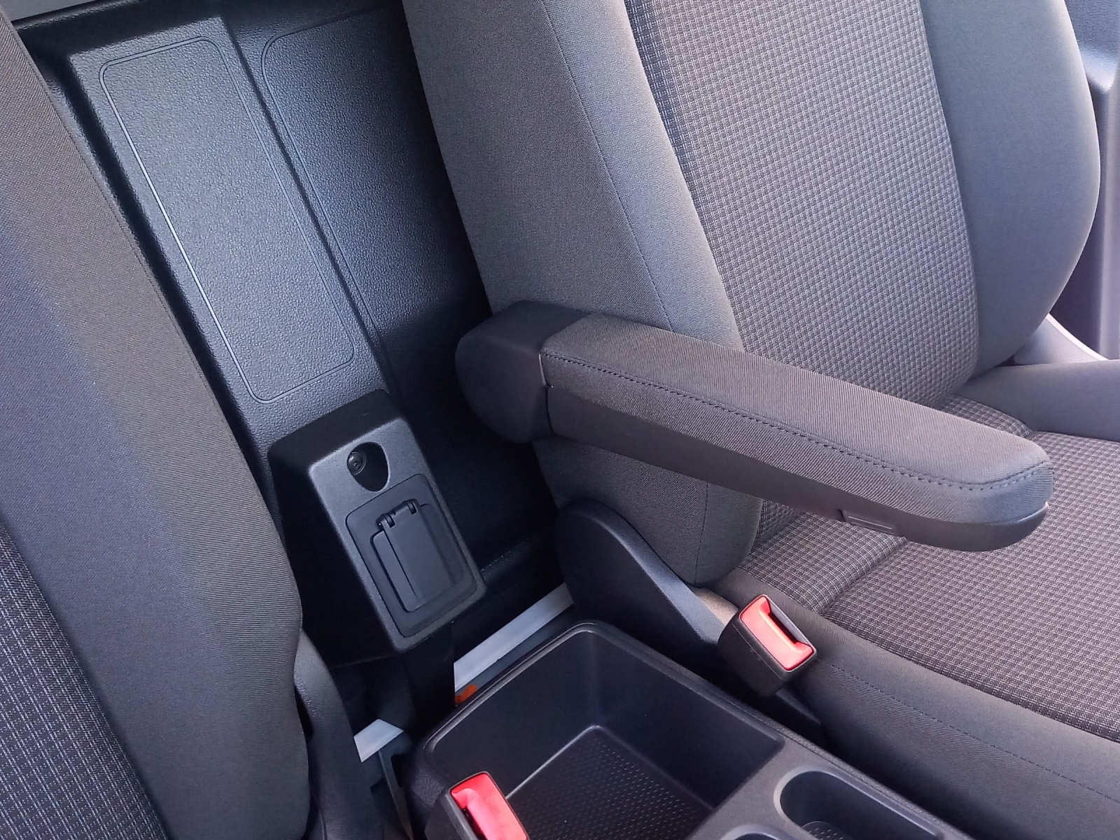 VW Caddy Cargo 1.5 TSI Entry-image-8