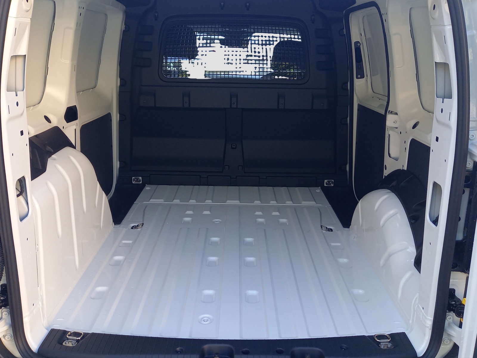 VW Caddy Cargo 1.5 TSI Entry-image-9