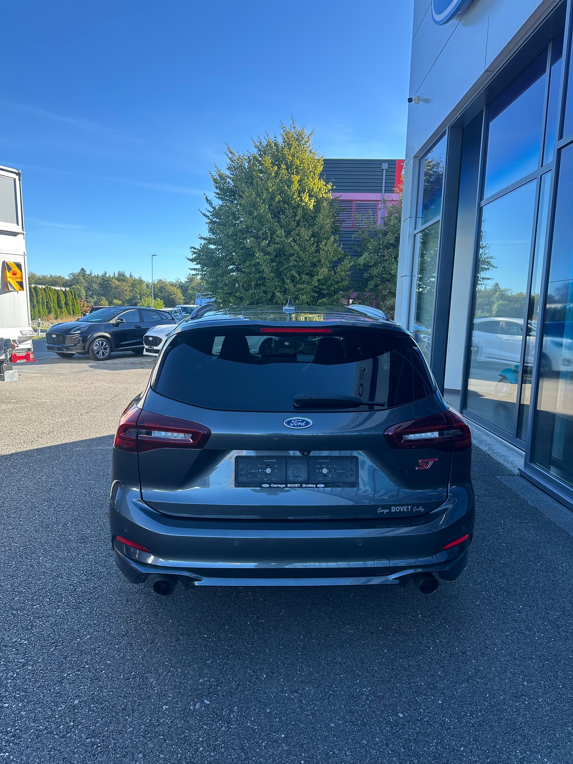 FORD Focus Station Wagon 2.3 EcoB ST X-image-4