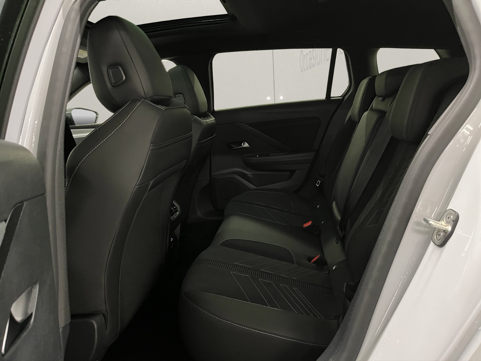 OPEL Astra-e Sports Tourer Ultimate-image-13