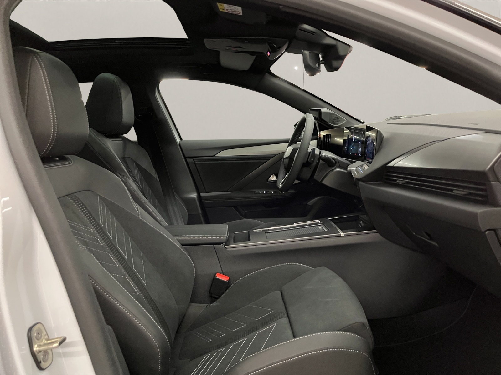 OPEL Astra-e Sports Tourer Ultimate-image-12