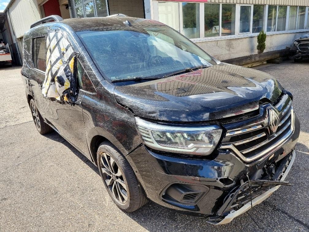 RENAULT-image-2