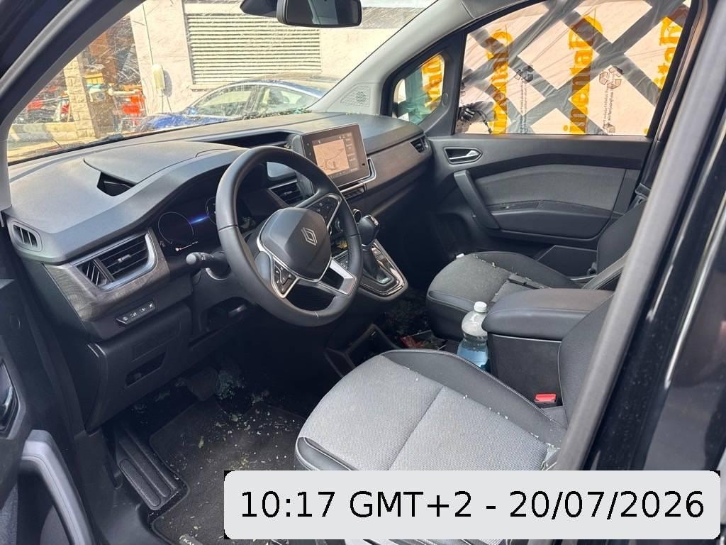 RENAULT-image-3