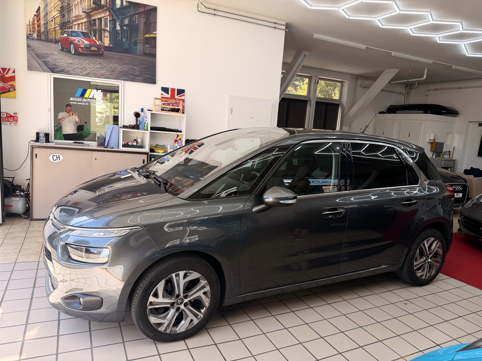 CITROEN C4 Picasso 1.6 e-HDi Intensive ETG6-image-2