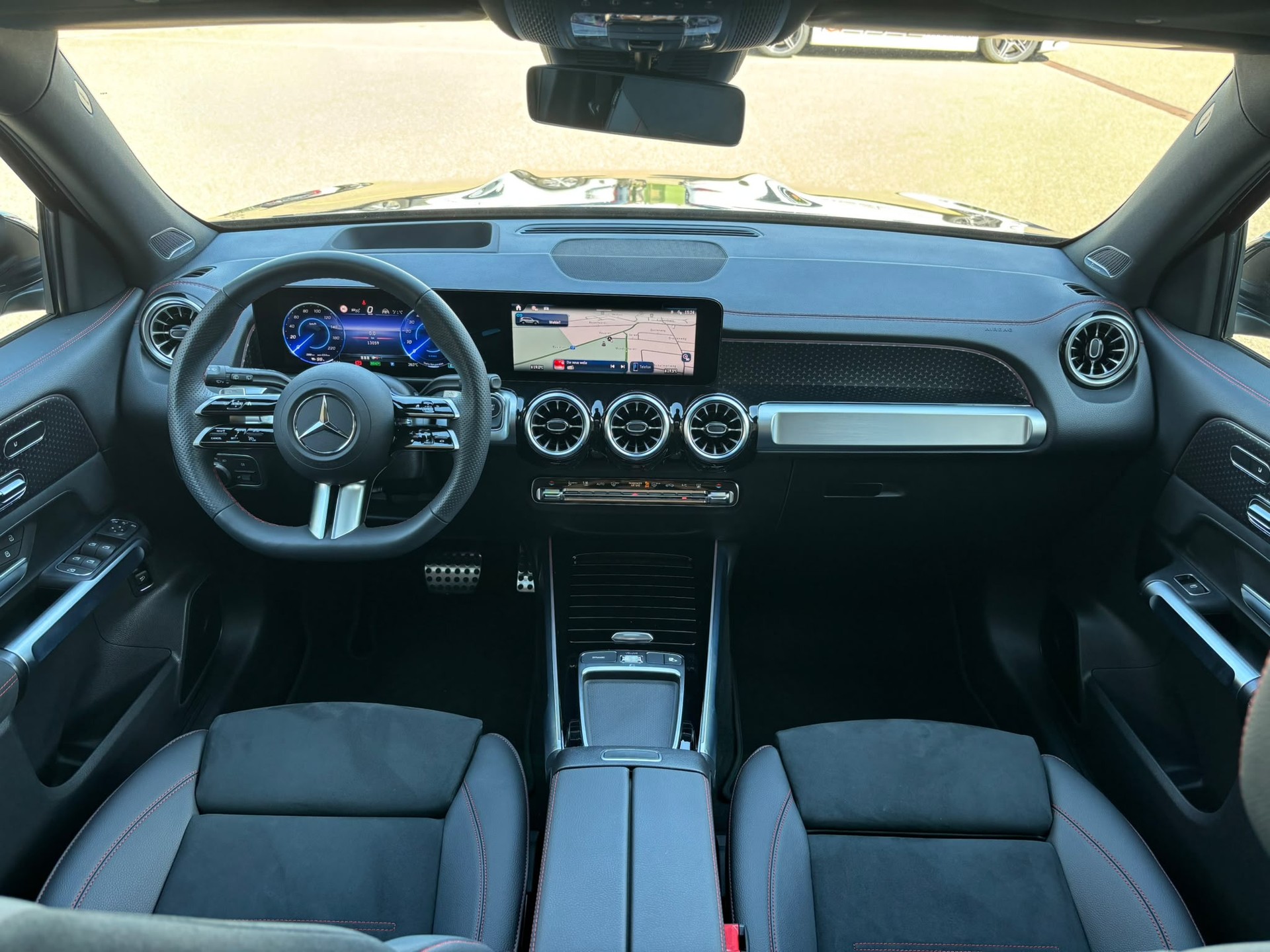 MERCEDES-BENZ EQB 350 Excellence AMG-Line 4Matic-image-7