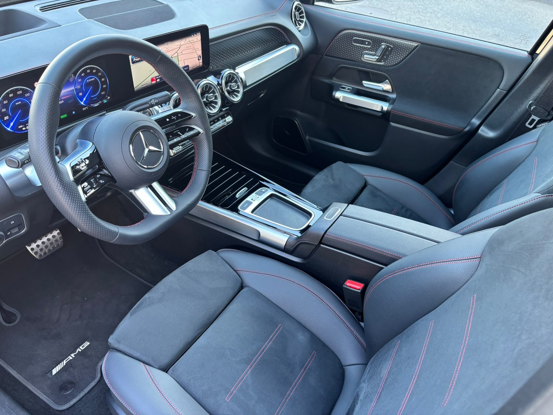 MERCEDES-BENZ EQB 350 Excellence AMG-Line 4Matic-image-6