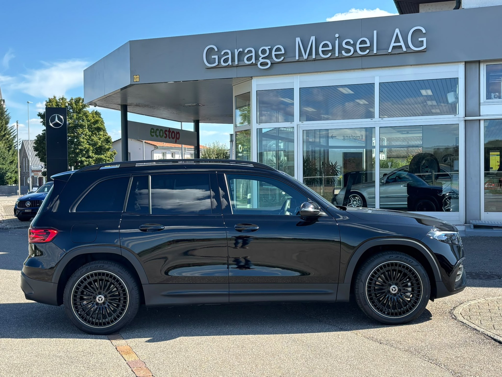 MERCEDES-BENZ EQB 350 Excellence AMG-Line 4Matic-image-4