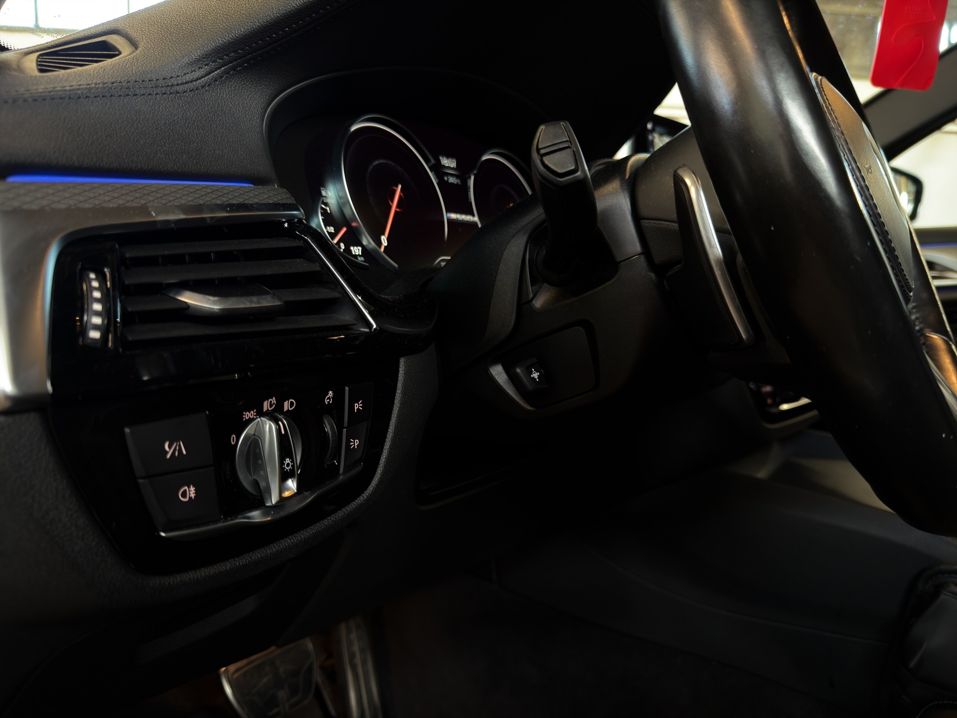 BMW M550d xDrive Steptronic-image-12