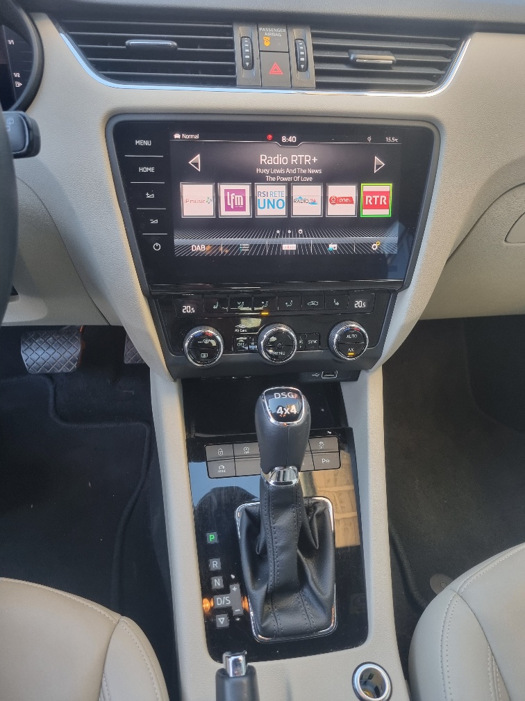 SKODA Octavia Combi 2.0 TSI Style 4x4 DSG-image-6