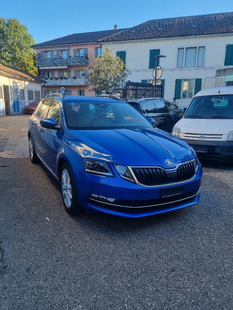 SKODA Octavia Combi 2.0 TSI Style 4x4 DSG-image-2