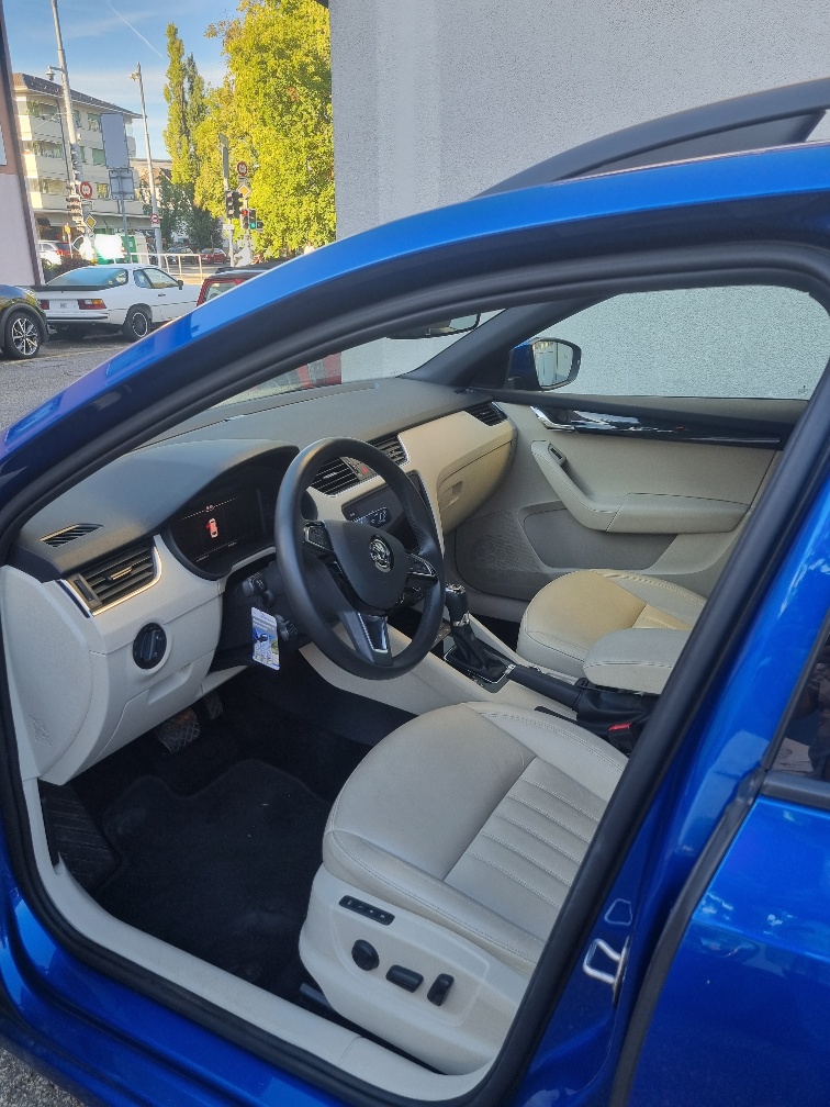 SKODA Octavia Combi 2.0 TSI Style 4x4 DSG-image-7