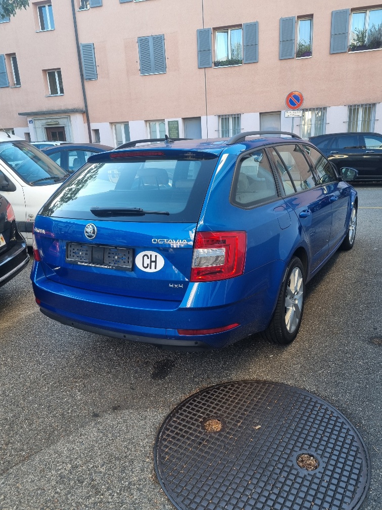 SKODA Octavia Combi 2.0 TSI Style 4x4 DSG-image-3