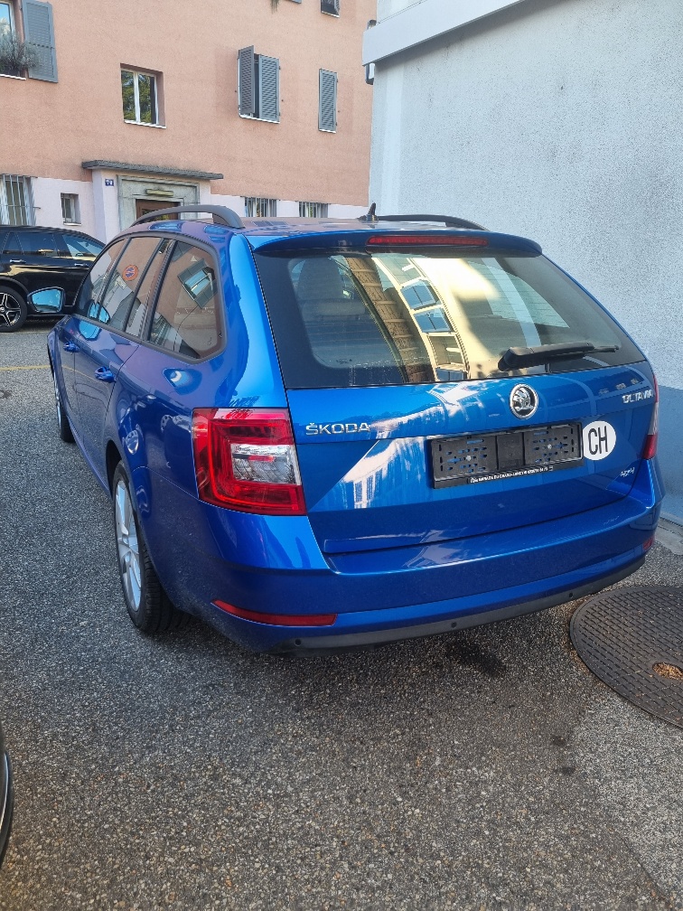 SKODA Octavia Combi 2.0 TSI Style 4x4 DSG-image-4