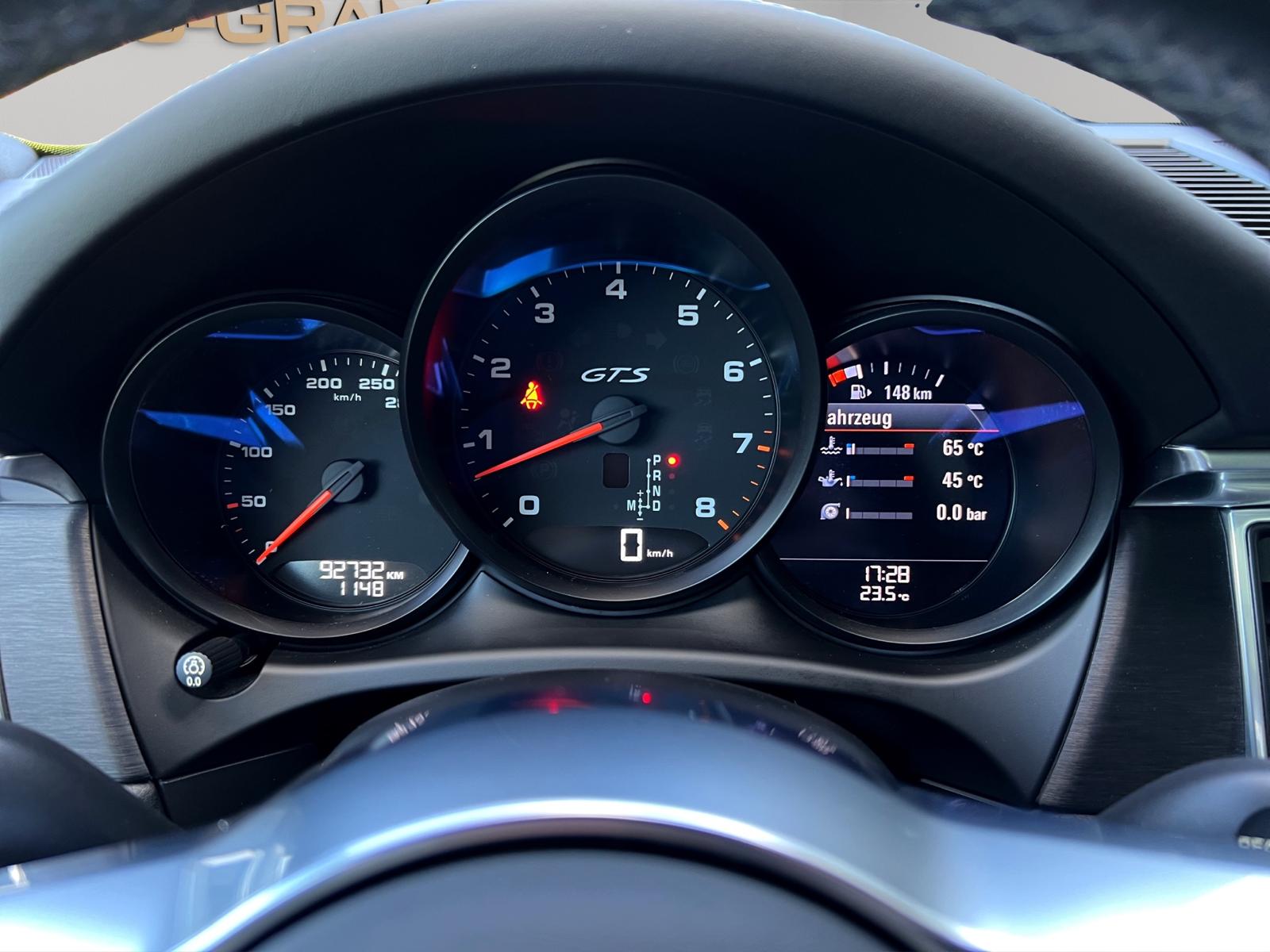 PORSCHE Macan GTS PDK-image-16
